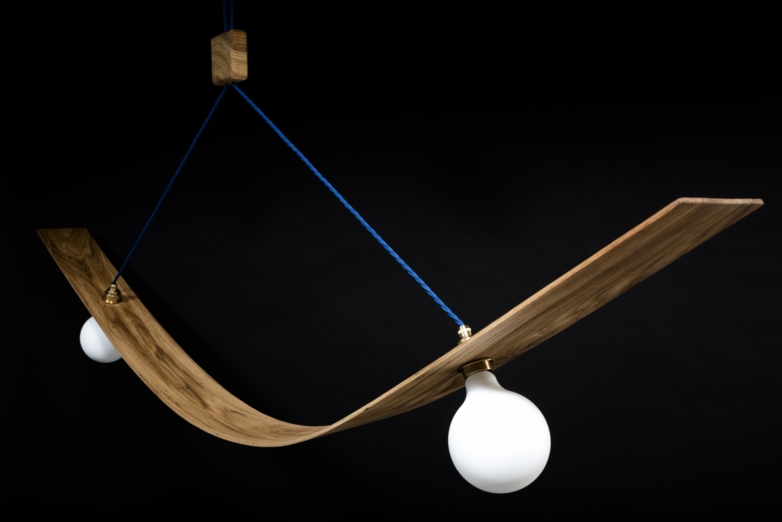 Hängeleuchte – Bogenlampe – Verschnitt – Eichenholz – Produktansicht